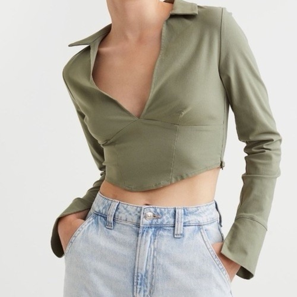 H&M Divided Olive Green Cropped Long Sleeve Blouse Top Side Zip‎ Women's Size S